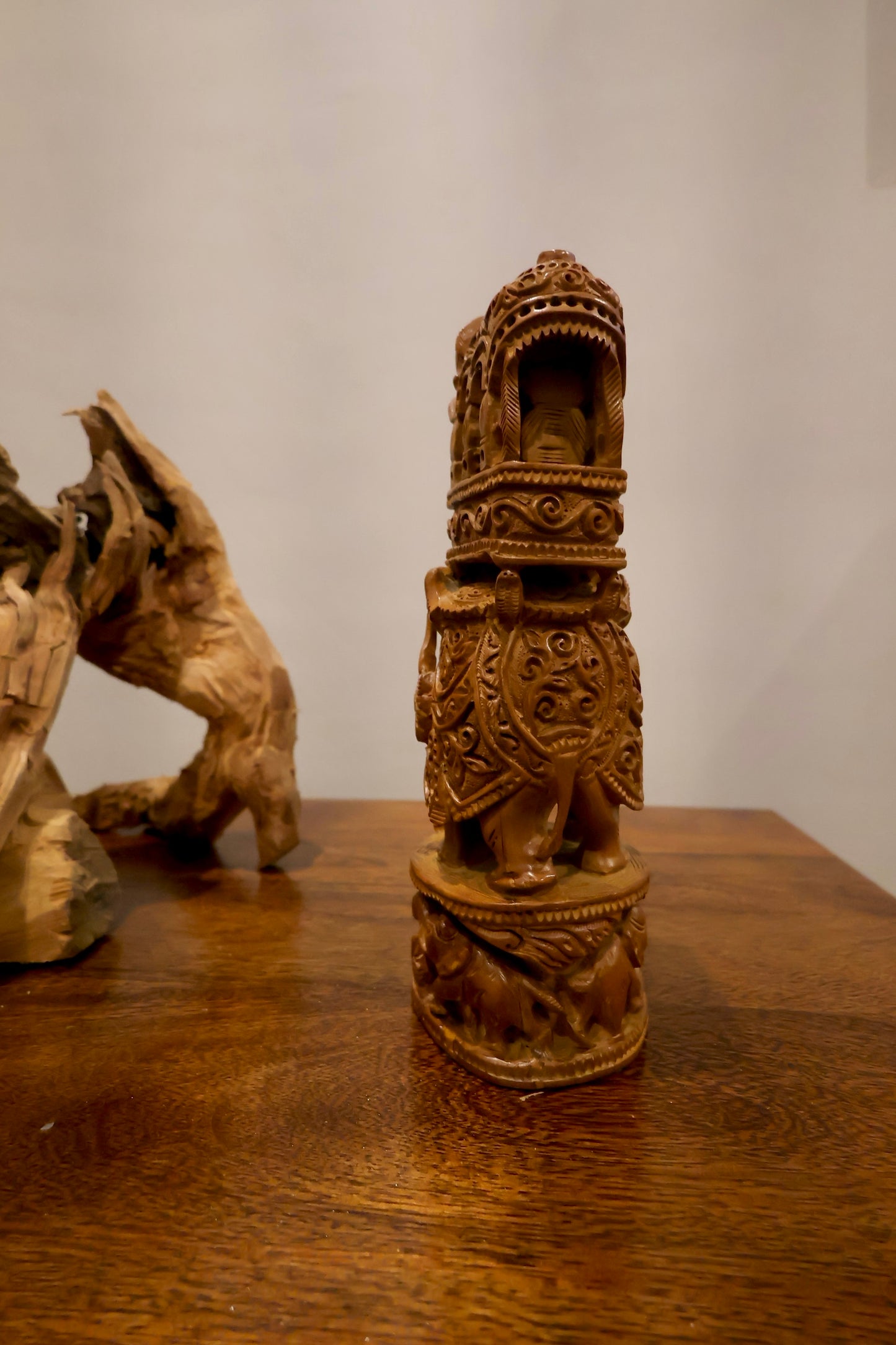 Sandalwood Antique Royal Safari Statue