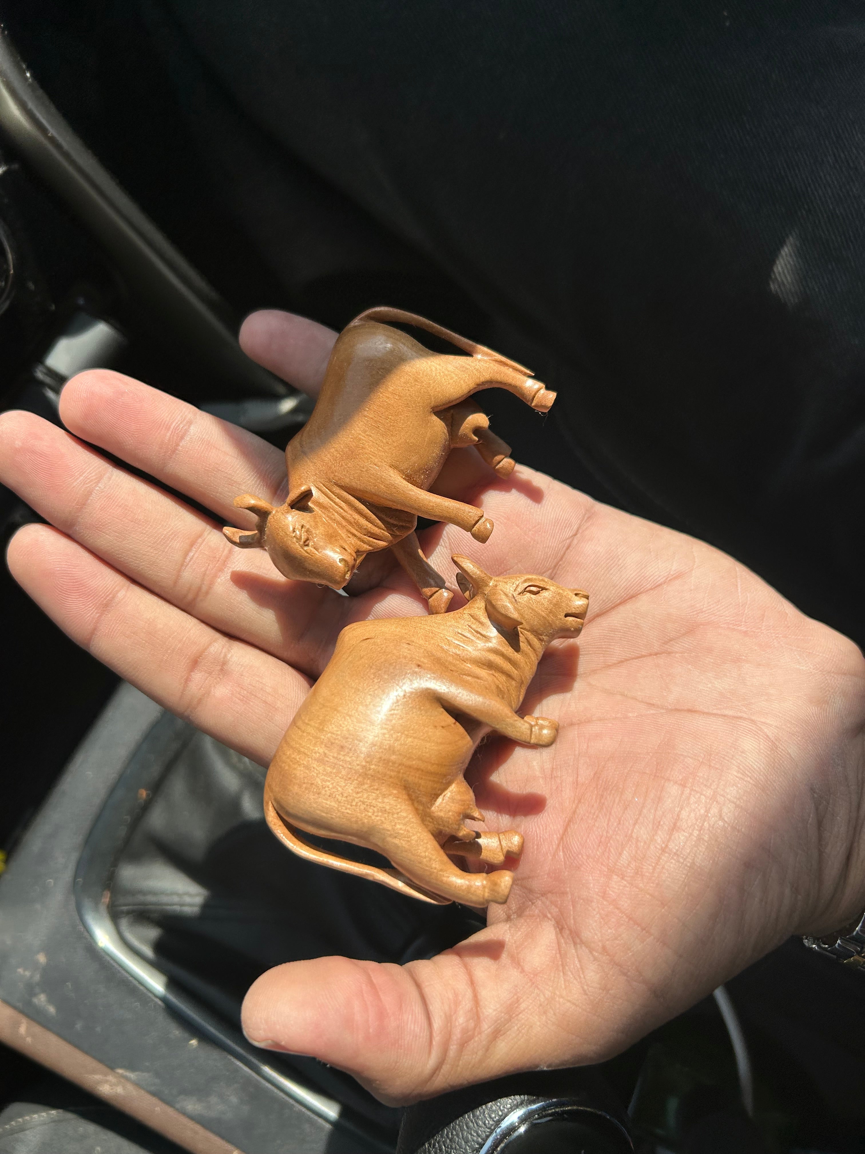 Sandalwood cows 8 statue set