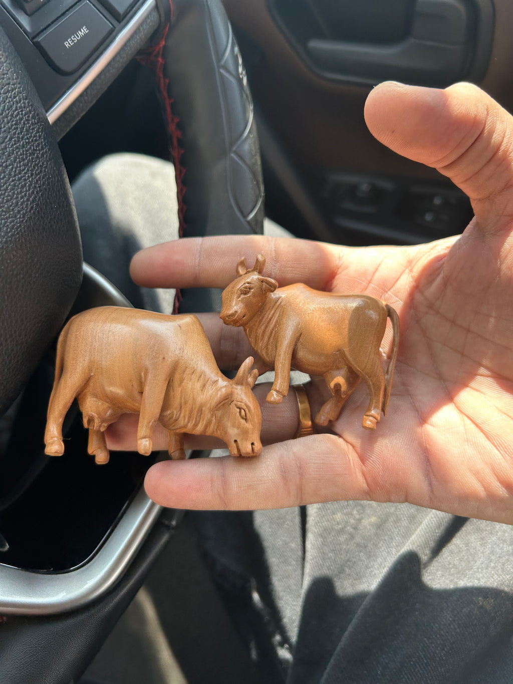 Sandalwood cows 8 statue set