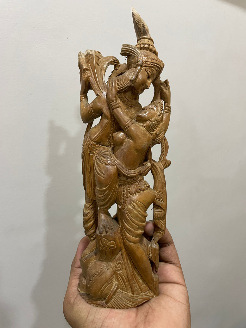 Sandalwood radha krishna love seen statue