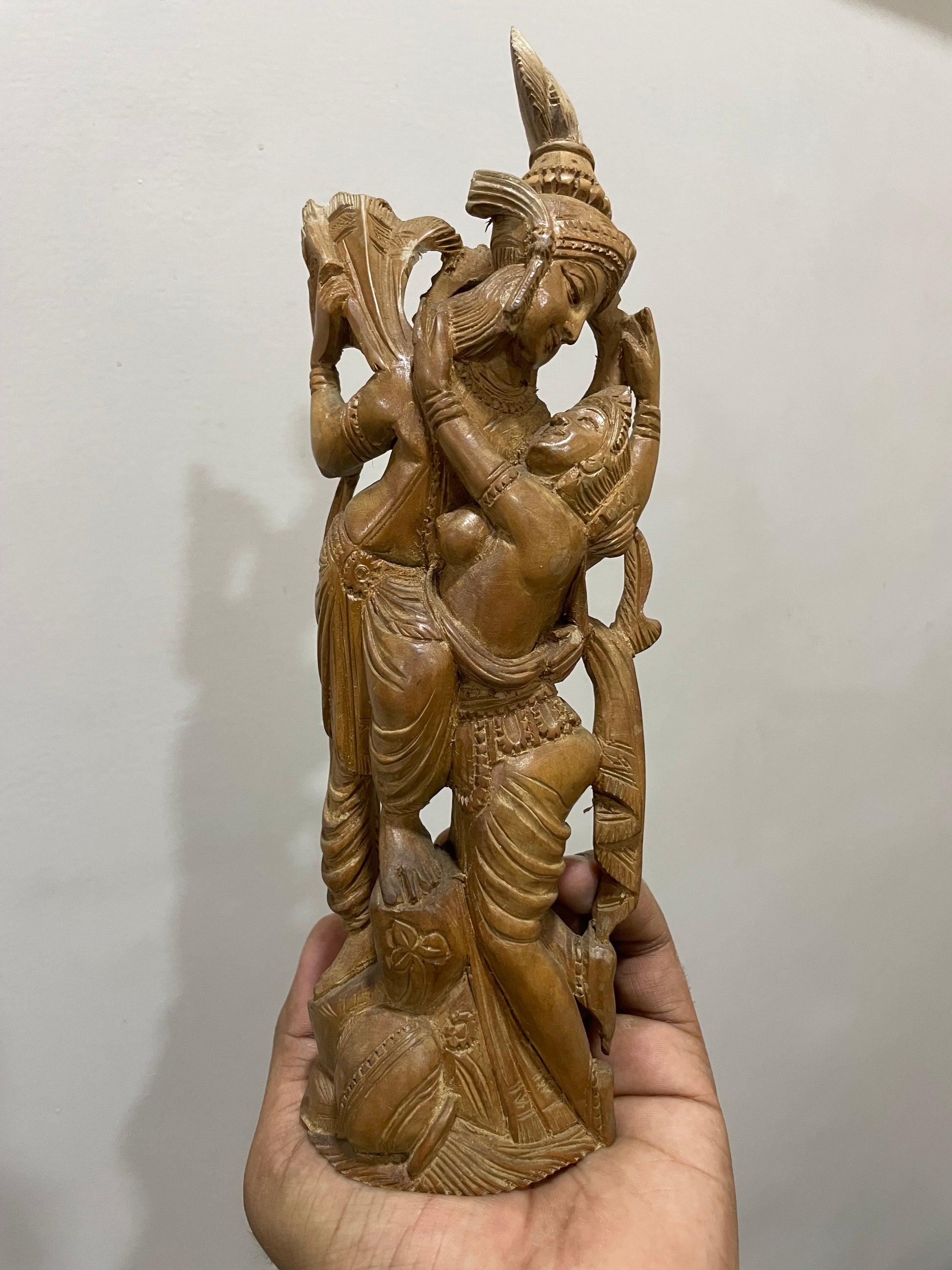 Sandalwood radha krishna love seen statue