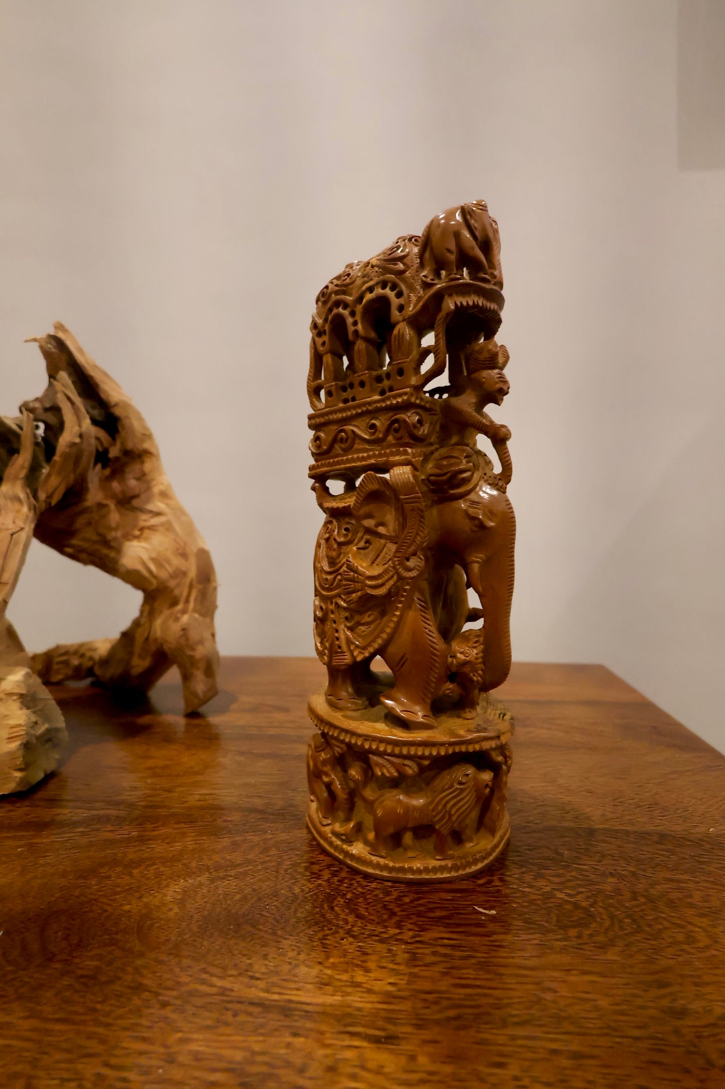Sandalwood Antique Royal Safari Statue