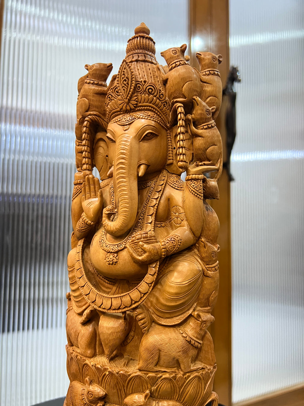 Sandalwood Rare Ganesha Sitting on Mouse statue (12 inches)