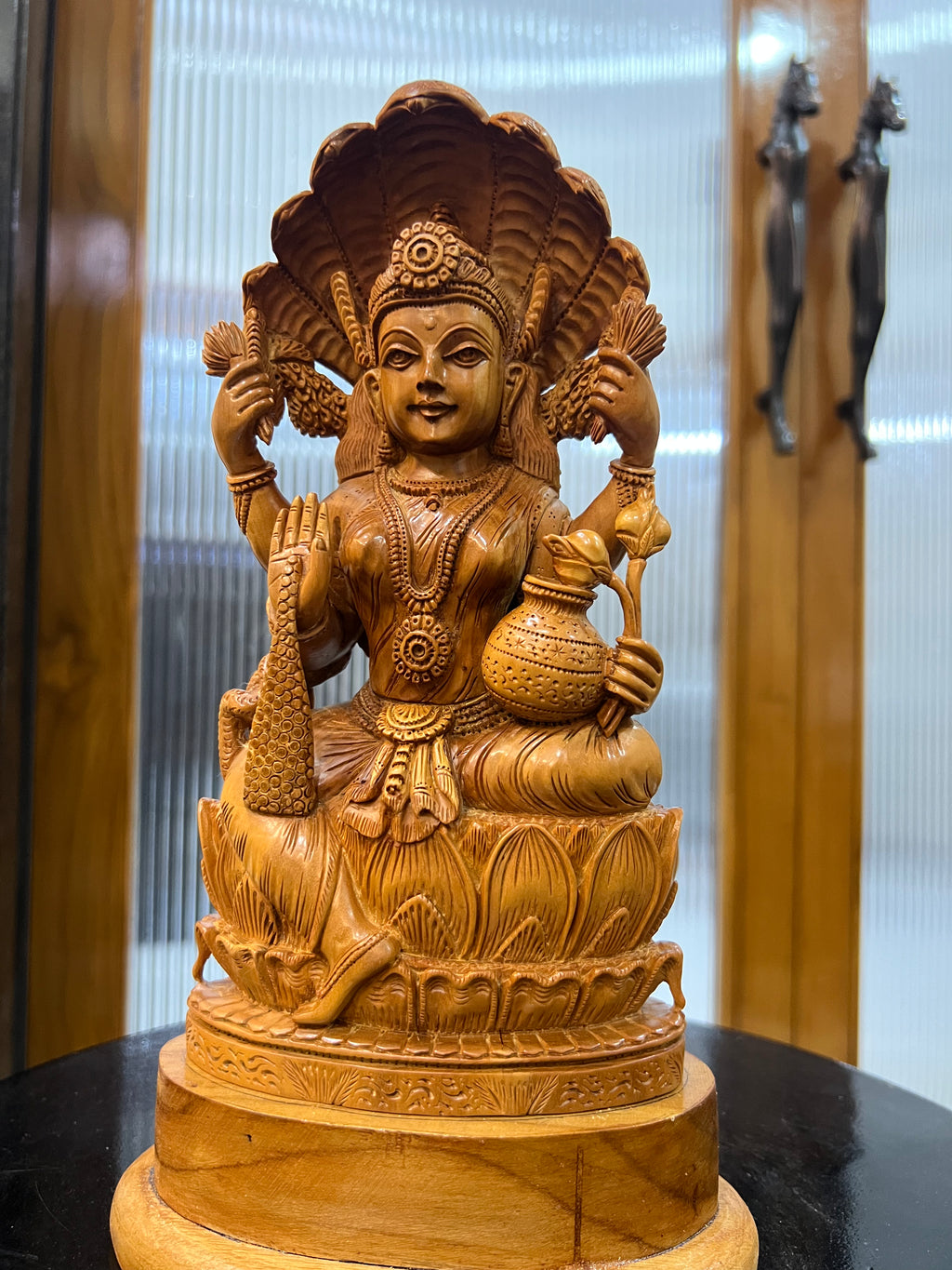 Sandalwood Goddess Laxmi Statue (10 inches)