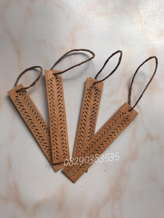 Sandalwood Jali Bookmarks - Arts99 - Online Art Gallery