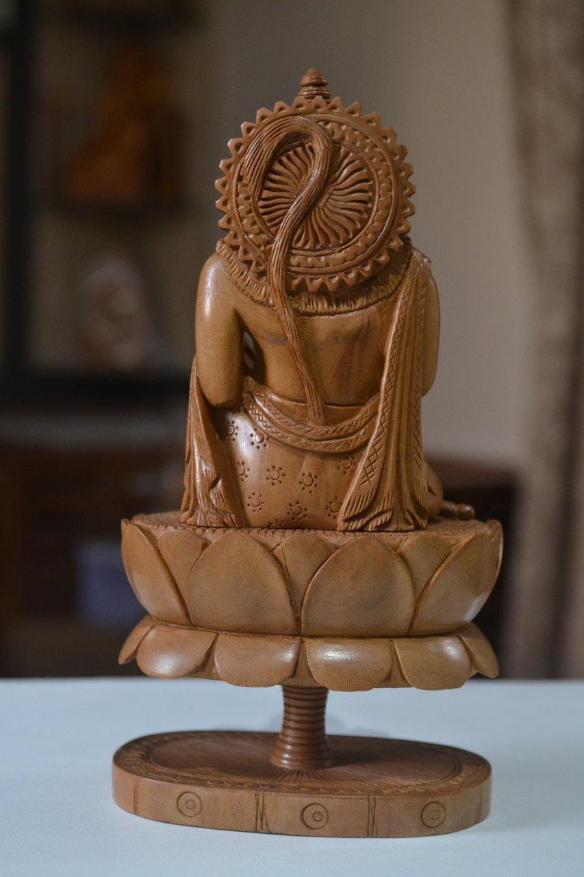 Sandalwood Unique Lord Hanuman Statue On Lotus - Arts99 - Online Art Gallery