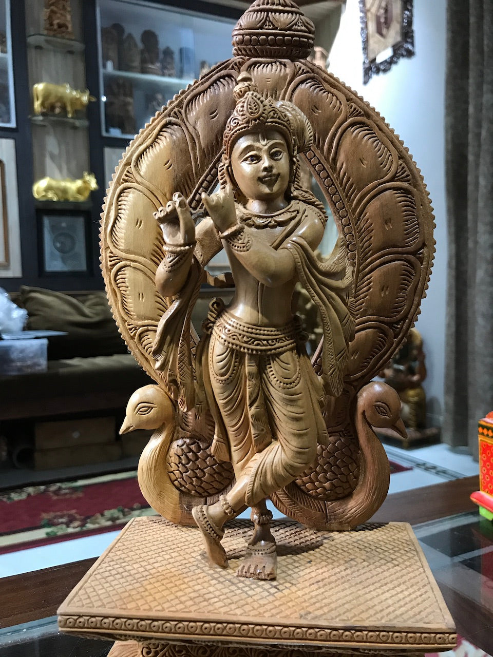 Wooden Standing Krishna With Mehrab Fine Statue - Arts99 - Online Art Gallery