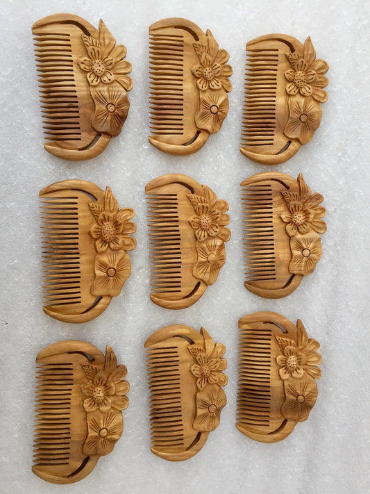 Pure Sandalwood Hand Carved Comb - Arts99 - Online Art Gallery