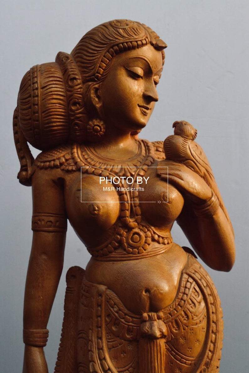 Wooden Royal Antique Standing Indian Lady Statue - Arts99 - Online Art Gallery