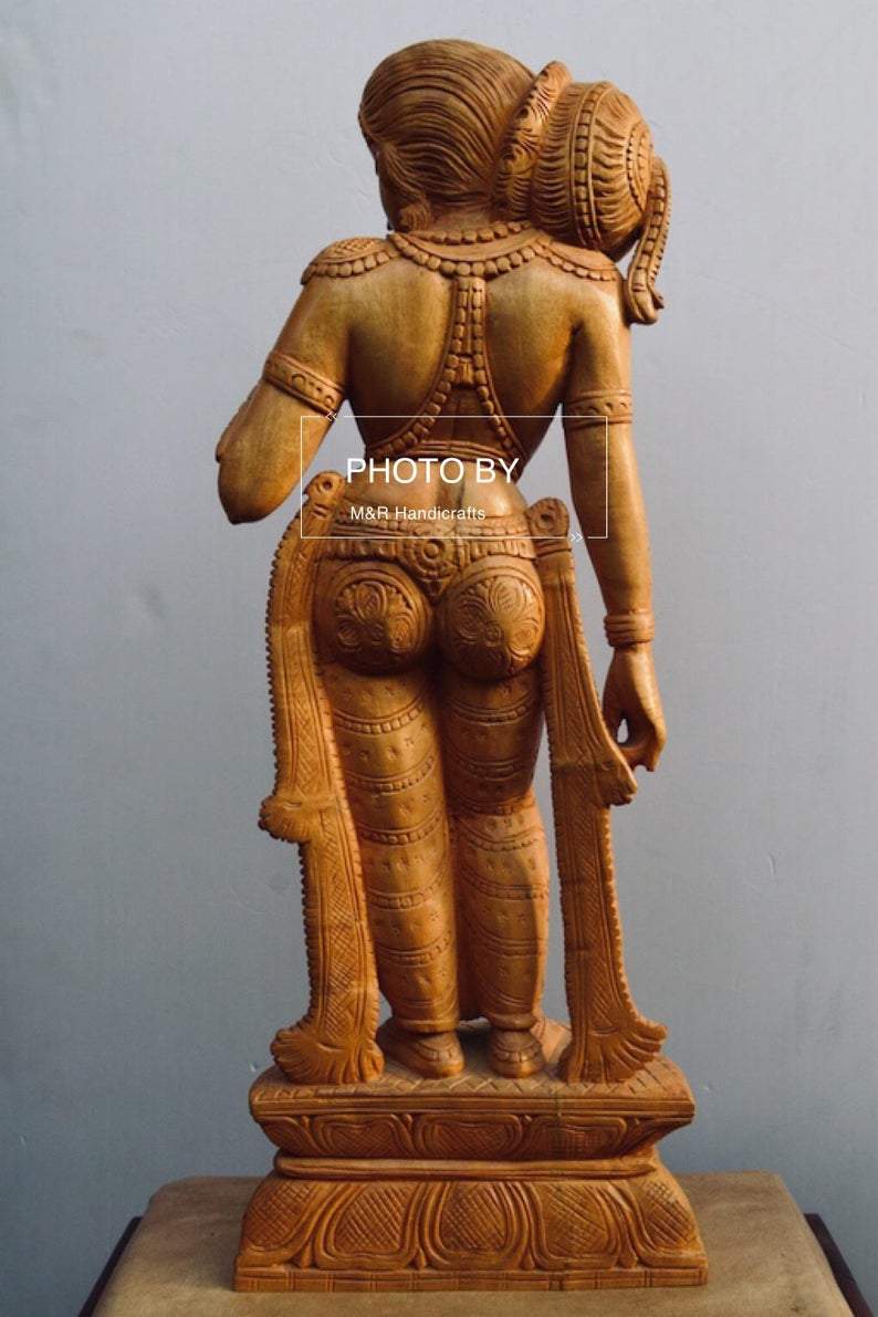 Wooden Royal Antique Standing Indian Lady Statue - Arts99 - Online Art Gallery